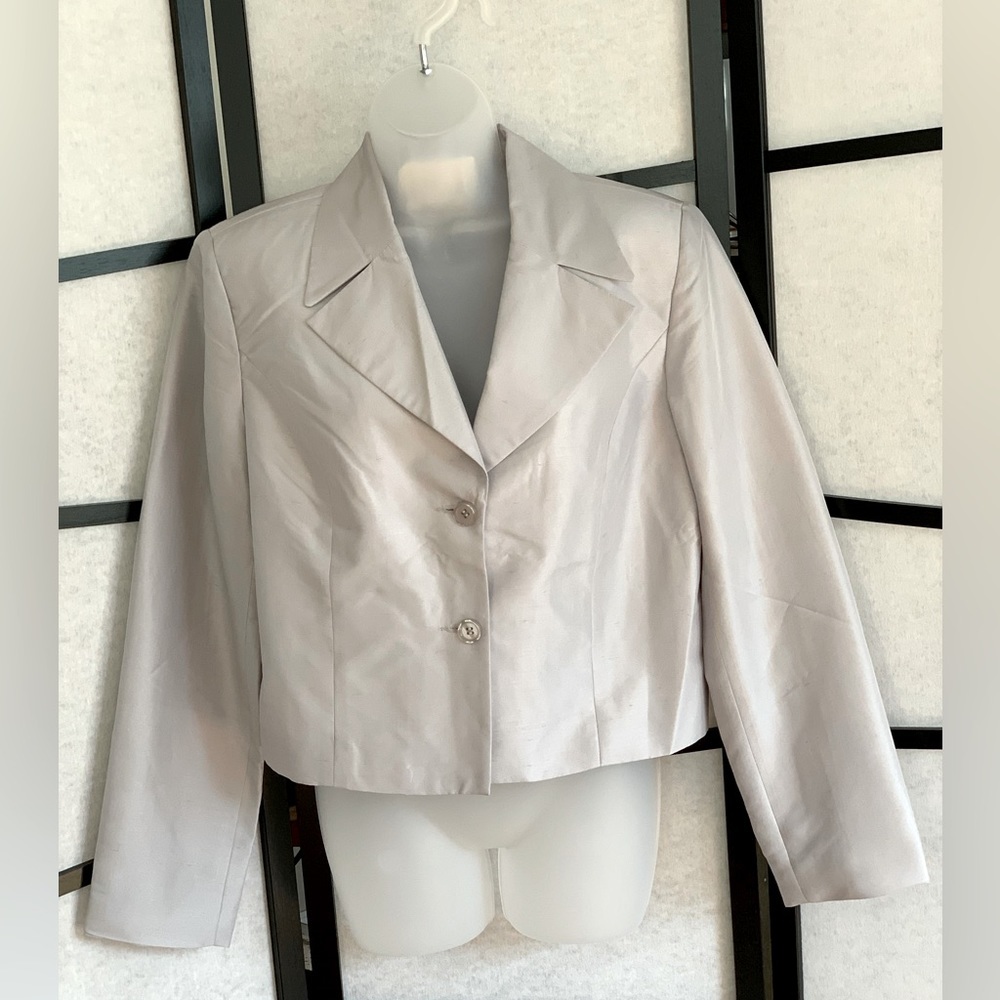 Vintage Silk Blazer ~ cropped ~ Light Gray 100% Silk ~ Size 12 ~ New With Tags